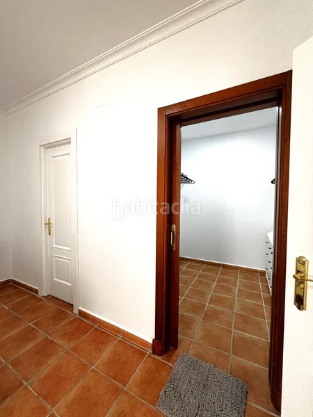 Foto 4bef1ef9-eeb7-4a1b-bd7e-d874e4869c78. Chalet con riscaldamento parcheggio piscina in Las Lagunas - Campano Chiclana de la Frontera