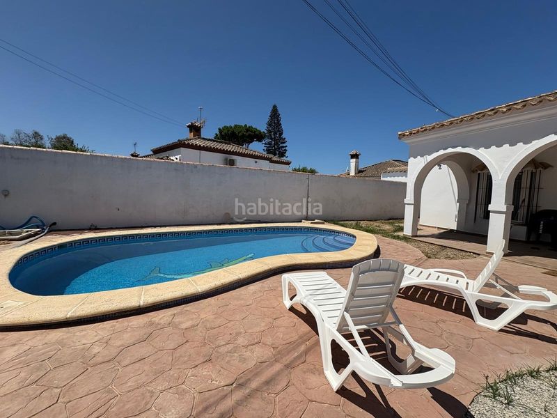 Foto a3e04ef7-de47-48aa-9778-7cd83b6729d1. Chalet con riscaldamento parcheggio piscina in Las Lagunas - Campano Chiclana de la Frontera