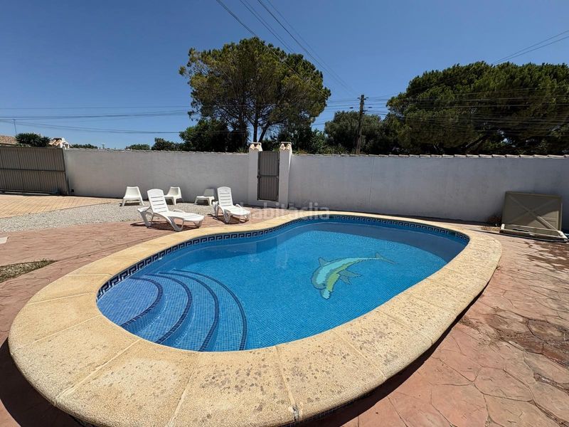 Foto a9b83361-3464-4b48-a7cc-17922171c25d. Chalet con riscaldamento parcheggio piscina in Las Lagunas - Campano Chiclana de la Frontera