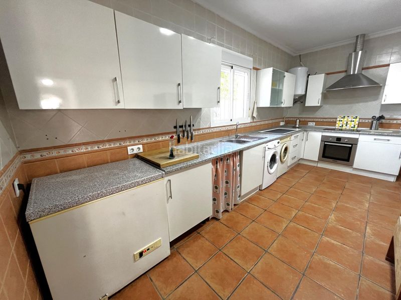 Foto e55e5992-032b-4ac9-80e4-1629209bff07. Chalet con riscaldamento parcheggio piscina in Las Lagunas - Campano Chiclana de la Frontera