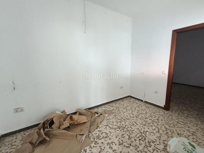 Foto 87b89aa8-fa0f-4ae5-bcf1-7f1a24f91ea9. Local comercial local centrico en venta en Núcleo urbano Chiclana de la Frontera
