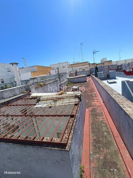 Foto b161c566-063d-4188-9712-a5e21971769e. Casa a La Banda - Campo de Fútbol Chiclana de la Frontera