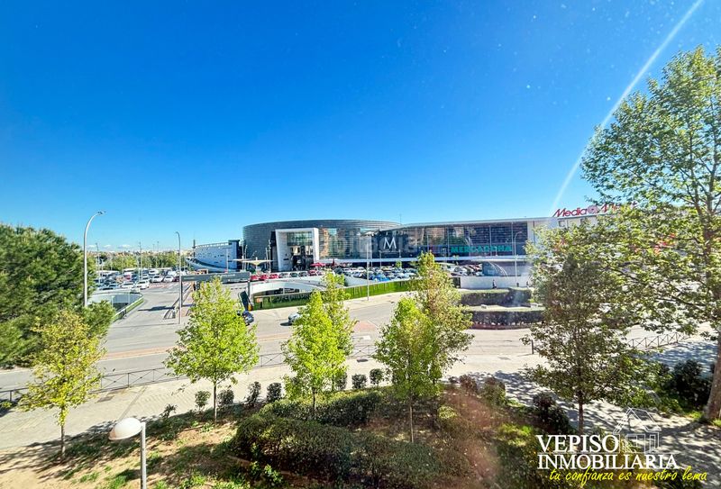 Foto 29c22011-edcb-440c-8225-a0186823403d. Pis amb calefacció aparcament piscina a Rejas Madrid