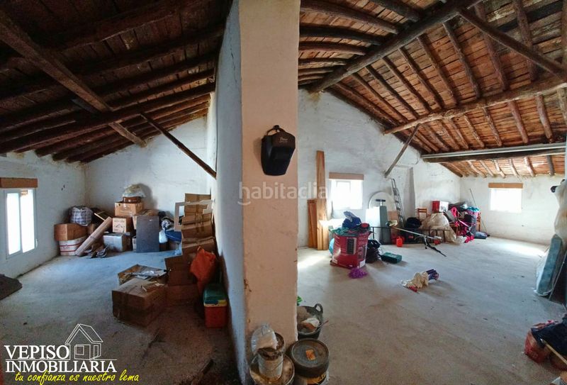Foto a2517295-bc42-4af4-ad77-ff9f7fdd10d2. Casa amb xemeneia calefacció aparcament a Torralba de Oropesa