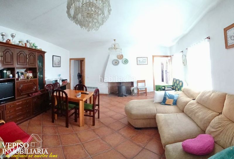 Foto a36b664c-c1a2-44b1-bd27-0a6b9b1f4593. Casa amb xemeneia calefacció aparcament a Torralba de Oropesa