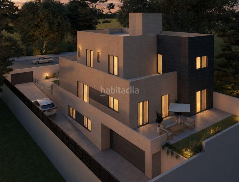 Foto 3f3ec417-66f6-4162-9c67-d750f0a8e19f. Casa aparellada a Peñagrande Madrid