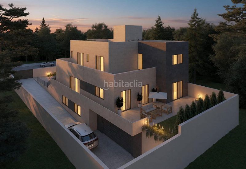 Foto 5b609960-753e-4eef-9263-738db99d0164. Casa aparellada a Peñagrande Madrid