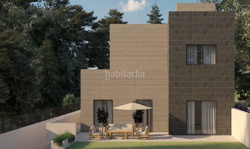 Foto 96b0ff3d-bfeb-49ba-b88f-f41f2636aff1. Casa aparellada a Peñagrande Madrid
