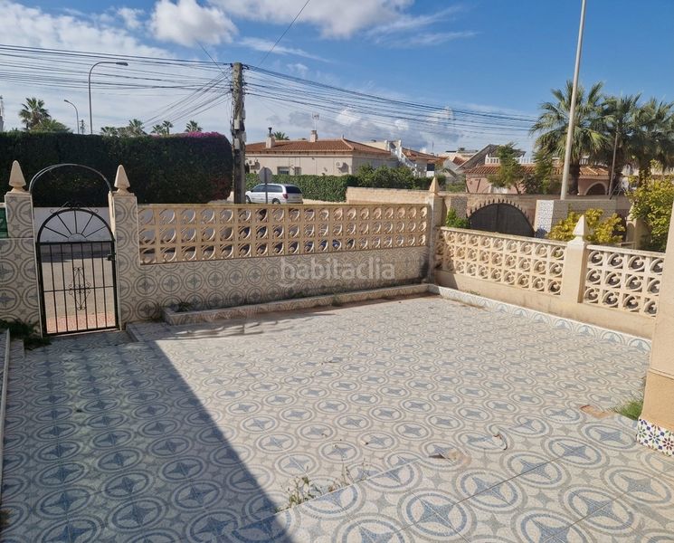 Foto 428dd8a8-959e-4d81-919f-40051f6e7f68. Casa a calle murillo 1 a Zona Carrefour - Urbanizaciones Torrevieja