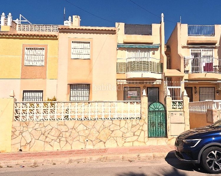 Foto b28ac1dd-3f86-4240-b8eb-58d568881aef. Casa a calle murillo 1 a Zona Carrefour - Urbanizaciones Torrevieja