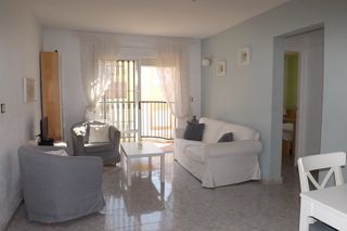 Casa in Calle murillo 1. Bungalow con solárium y piscina en el chaparral – junto a parque