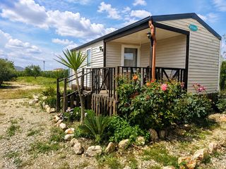 Finca rústica en Doña Inés. Terreno en venta de 2.000 m² con casa movil instalada, cerca de
