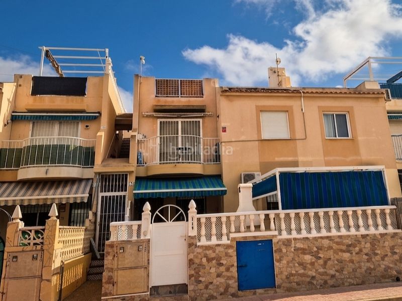 Foto 72d47505-d08f-4391-b5eb-0d135280759f. Casa amb piscina a Zona Carrefour - Urbanizaciones Torrevieja