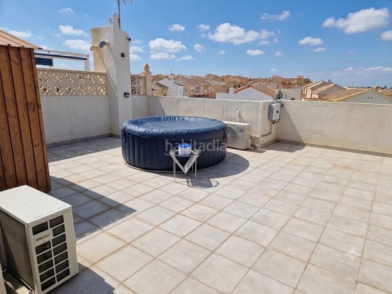Foto e9071bf0-bae3-443d-9cbb-181306cacc0b. Casa amb piscina a Zona Carrefour - Urbanizaciones Torrevieja