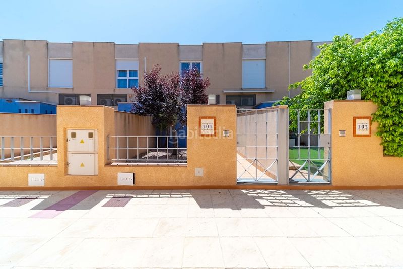 Foto a75c12ab-aa2c-434e-a191-fed4282176bf. Casa a schiera con parcheggio piscina in Aguamarina Orihuela