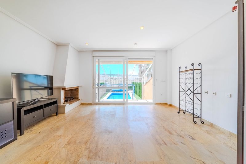Foto ca6a8073-b13c-48ff-b9b1-17ed888c81e5. Casa a schiera con parcheggio piscina in Aguamarina Orihuela