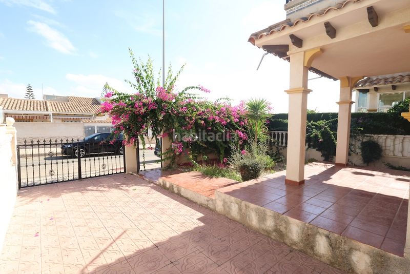 Foto 08a0cc0c-6749-4e54-b11f-872e3bfa2ac0. Casa a schiera con parcheggio piscina in Playa Flamenca Orihuela
