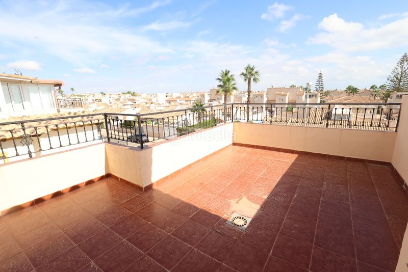 Foto 43d53a0c-5a5c-4e14-b920-53db0ae87b94. Casa a schiera con parcheggio piscina in Playa Flamenca Orihuela