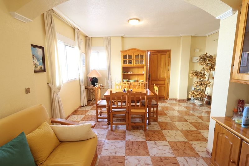 Foto 93653394-718a-4514-8ae1-9744d622f9bc. Casa a schiera con parcheggio piscina in Playa Flamenca Orihuela