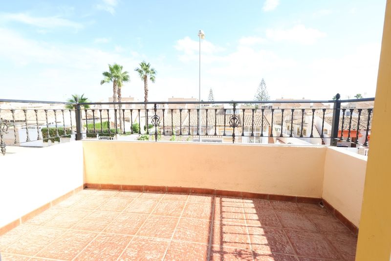 Foto f8486c64-d089-4636-98cf-0913e8652b0f. Casa a schiera con parcheggio piscina in Playa Flamenca Orihuela