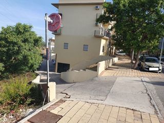 Affitto Posto auto in Avenida oceanía 1. Aparcamiento en superficie sin techar