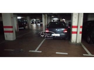Parking coche  Almendros. Plaza de garaje en venta en mahonias