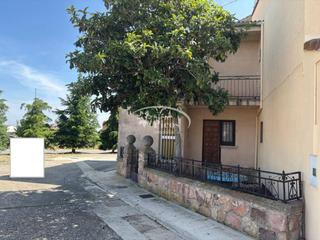 Casa aparellada  Nuestra señora remedios. Venta de chalet pareado en turégano