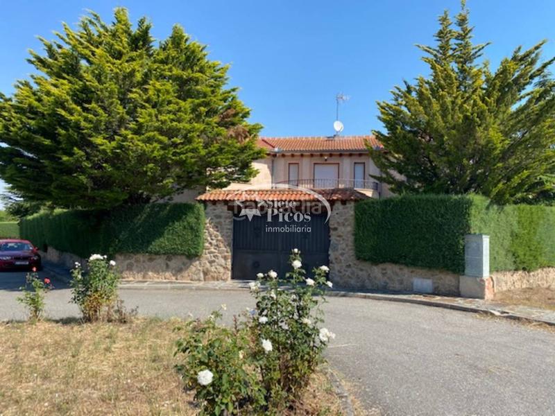 Foto 5a819f96-1743-415b-bfa0-33a4484a5934. Casa  unifamiliar en venta en Navas de Riofrío