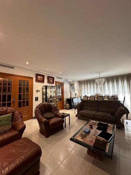 Foto d0c26840-6589-4928-a7ae-f415446050ff. Maison avec parking dans Centre Mataró