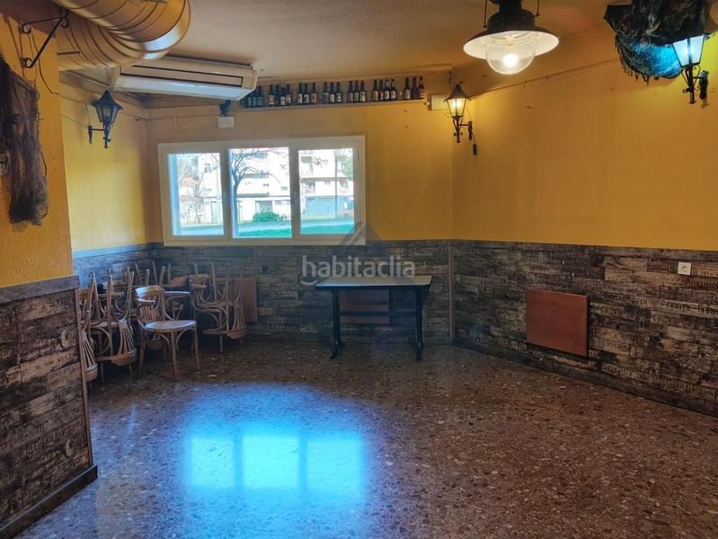 Foto f0ffc10c-b180-4b1b-89f2-ba542319ae43. Locale commerciale in San Pere Terrassa