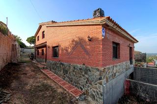 Casa  Carrer d'arenys de mar. Espectacular casa de obra nueva en agora park, tordera