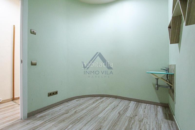 Foto f6c9349e-be44-4515-9b23-6ecd37678356. Lloguer local comercial a Centre Mataró