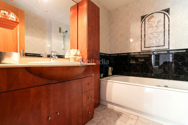 Foto 5cbe4854-5f29-4064-8d43-20fbe4d01d6c. House with parking in Vista Alegre Mataró