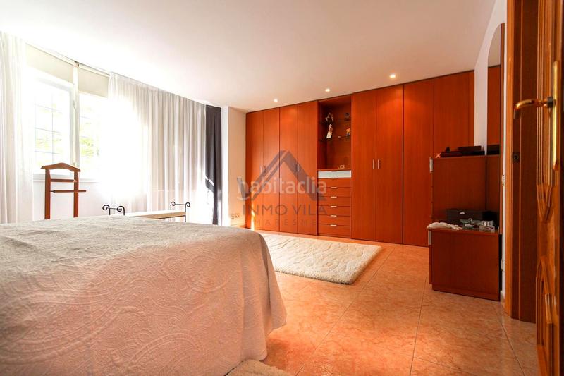 Foto b800eee0-0211-41fa-8157-b7b01cc5cd23. House with parking in Vista Alegre Mataró