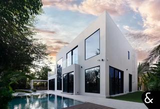 Casa  Carrer de mercuri. Proyecto de vivienda en les colinescal suri