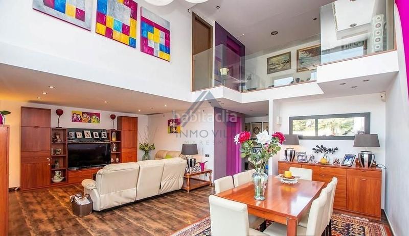 Foto 148c9856-2b37-45b0-b9ce-ce8eee4bf7ef. Casa con piscina in Nucli Urbà Argentona