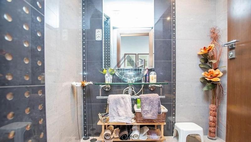 Foto 1b23f6ba-6141-469d-8880-23ec6397efef. Casa con piscina in Nucli Urbà Argentona