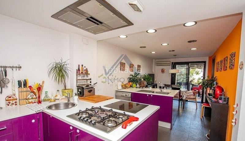 Foto 42d9ecaa-2771-46c6-bd72-adc6c79e7f9b. Casa con piscina in Nucli Urbà Argentona