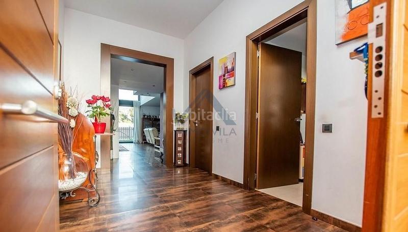 Foto 8c58bc15-808e-4ef6-bc59-cc6f55525d65. Casa con piscina in Nucli Urbà Argentona