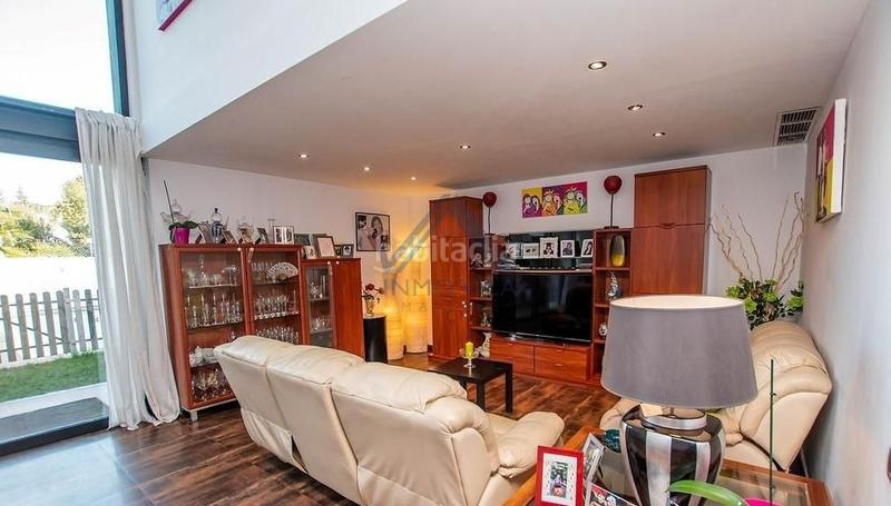 Foto 951b2f5a-c873-4d3e-9241-9960308e541b. Casa con piscina in Nucli Urbà Argentona