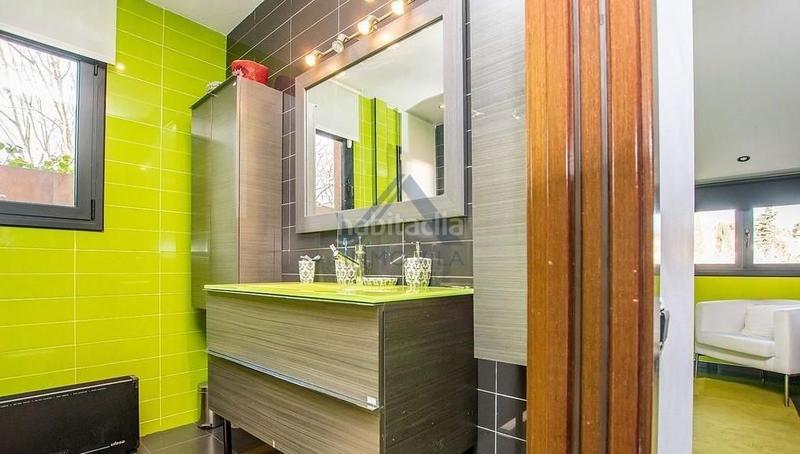 Foto ba06a8c8-209f-4dc7-88e9-0588f4e0a444. Casa con piscina in Nucli Urbà Argentona