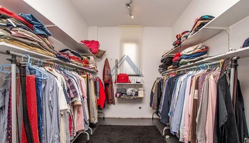 Foto fec4a3dd-4c2f-4782-b6c2-a6bb6e02f256. Casa con piscina in Nucli Urbà Argentona