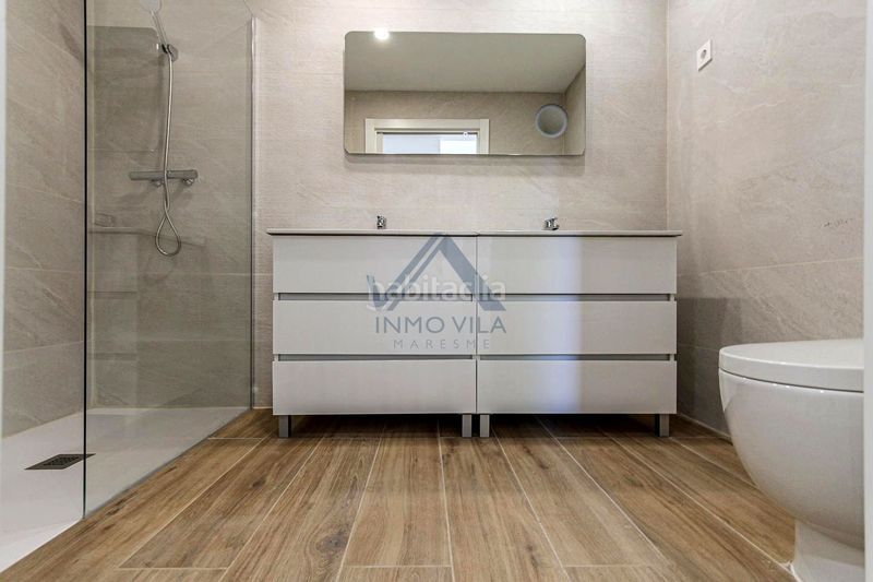 Foto 5079858b-4f7a-40f4-bce3-41f7a8be72c5. Planta baixa a Eixample Sud-Migdia Girona