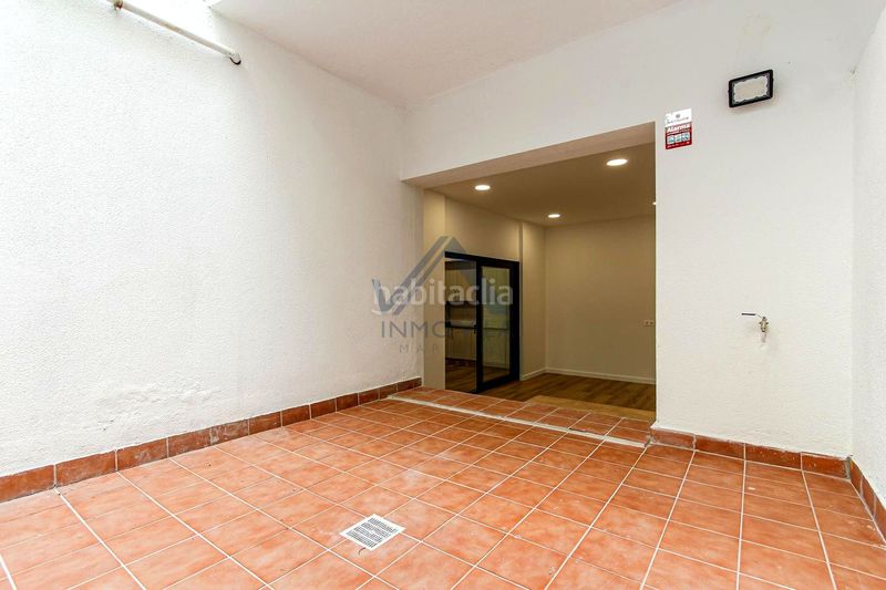 Foto b25cfc3b-e1a8-4f21-aef4-4356439f0b65. Planta baixa a Eixample Sud-Migdia Girona