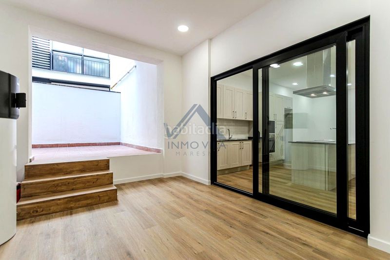 Foto bb52a172-7f8a-4bc5-b77a-fd62cfaba726. Planta baixa a Eixample Sud-Migdia Girona