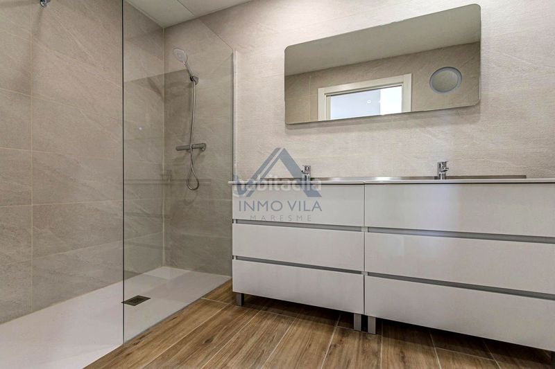 Foto c032ca40-6fd5-4e7f-a23b-1a5df878759e. Planta baixa a Eixample Sud-Migdia Girona