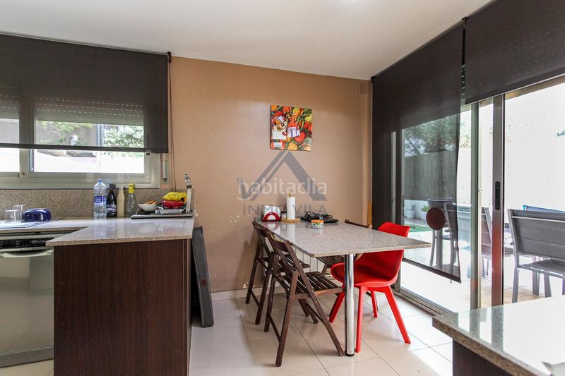 Foto 500f076f-e9af-476a-b8fb-d7042b8bb784. Casa amb aparcament piscina a Centre Sant Andreu de Llavaneres