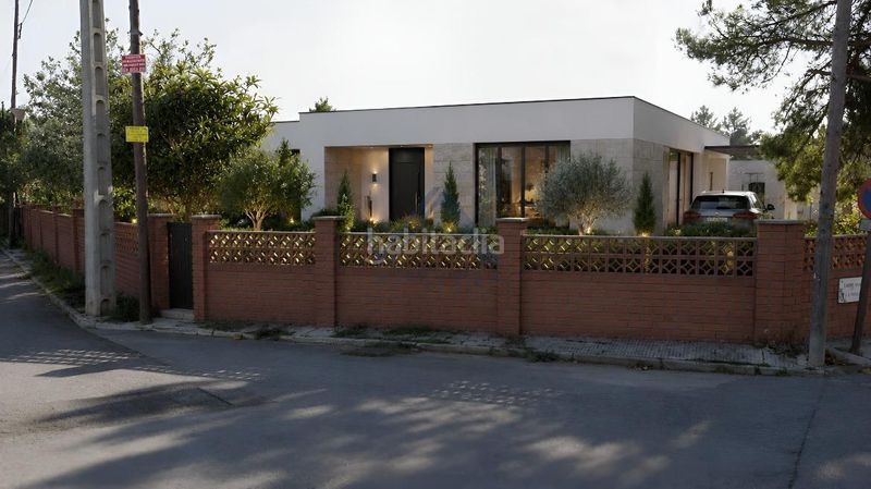 Foto 27959f64-bce2-4627-a54a-3d229bd1ab3f. Casa amb piscina a Corbera de Llobregat