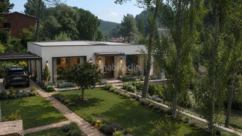 Foto b3fc489d-8bb7-47ed-a561-20c29d77708b. Casa amb piscina a Corbera de Llobregat