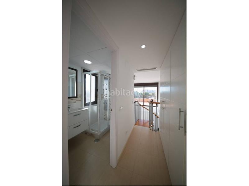 Foto 3d990f63-7399-41c7-97d2-0b076f1ec685. Alquiler piso alquiler curso escolar en El Toyo Almería